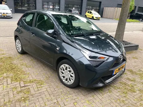Toyota Aygo 1.0 VVT-i x-Play AUT! 1e Eig! Camera! Trekhaak! VERWACHT!
