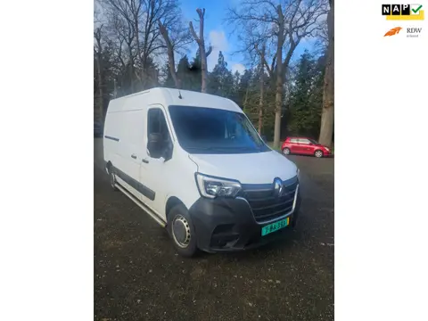Renault Master T35 2.3 dCi 135 L2H2 AIRCO/3-persoons