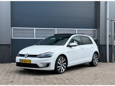 Volkswagen Golf 1.4 TSI GTE bj.2015 Pano|Navi|Leder|Pdc|Nap.