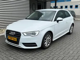 Audi A3 1.6 TDI ultra Attraction Pro Line plus