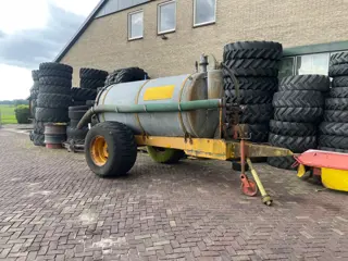 Veenhuis 5800 (bj 1986)