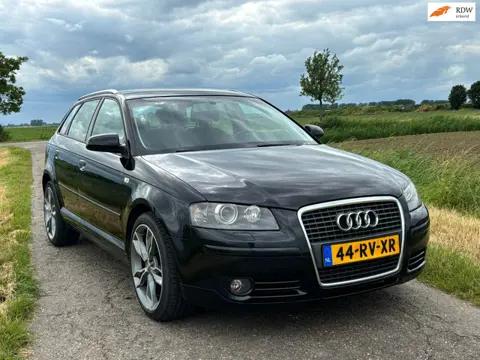 Audi A3 Sportback 2.0 FSI Ambiente Airco / Trekhaak