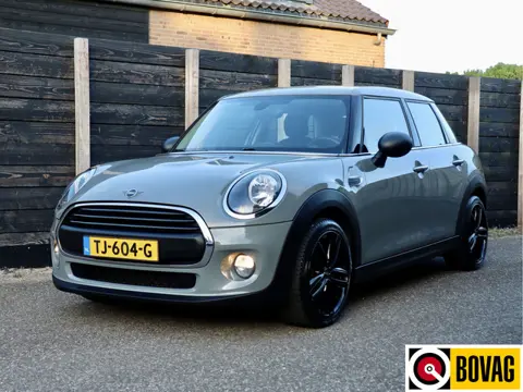 MINI Mini 1.5 One First NL-auto, carplay, navi (bj 2018)
