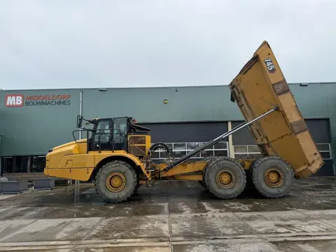 Cat 745 (bj 2017)