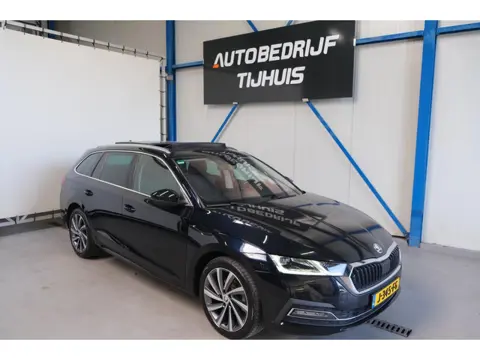 Skoda Octavia Combi 1.5 TSI First Edition - N.A.P. Airco, Cruise, Navi, PDC, Pano dak.