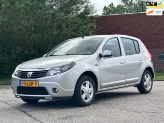 Dacia Sandero 1.2 Blackline Airco*LM velgen*NAP*Nieuwe APK*2e eigenaar*