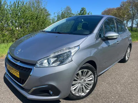 Peugeot 208 1.2 | Clima | Cruise | Bluetooth | Trekhaak
