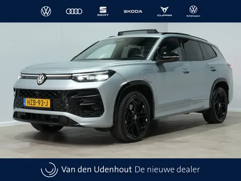 Volkswagen Tayron 1.5 eHybrid R-Line Ed. | Trekhaak | Panorama | Black-Style | IQ.Drive | 20"lm