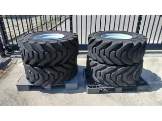 Genie S105 S125 tires 445/65D22.5