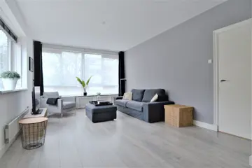 Woning aan de Asingaborg te Amsterdam