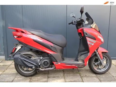 Aprilia Bromscooter SXR 50 *Rijklaarprijs