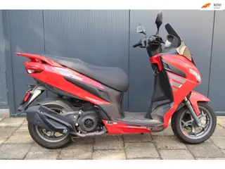Aprilia Bromscooter SXR 50 *Rijklaarprijs