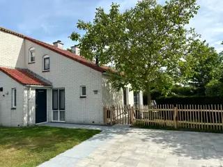 Je huisje vlak bij strand, duinen en dorp