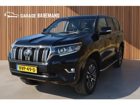 Toyota Land Cruiser 150 2.8 D-4D-F Professional Window Van