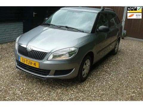 Skoda Fabia Combi 1.2-12V Fresh APK 17-2-2027