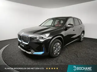 BMW iX1 xDrive30 Launch Edition 67 kWh | PANO | Camera | SoH 94,4 % | Sportstoelen | Matrix LED |