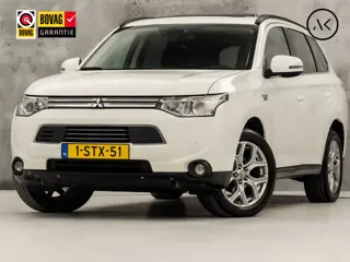 Mitsubishi Outlander 2.0 PHEV Deluxe 203Pk Automaat (SCHUIFDAK, NAVIGATIE, CAMERA, LEDER, ELEK SPORT