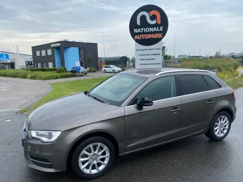 Audi A3 Sportback 2015 * 1.2 TFSI Attraction Pro Line plus * AIRCO * ELEC. RAMEN *