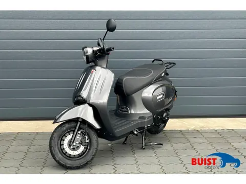 GTS Bromscooter Trento NIEUWE SCOOTER! (bj 2026, automaat)