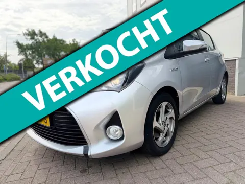 Toyota Yaris 1.5 Hybrid Lease Limited Bi-Tone/Automaat/Navi/Camera/Climate-c/Goed-onderhouden