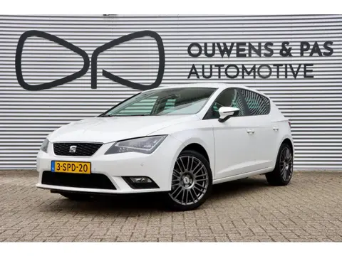 Seat Leon 1.2 TSI Style Business | NAVIGATIE | AIRCO | CRUISE