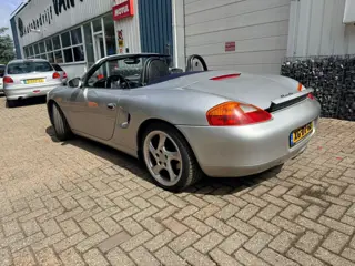 Porsche Boxster 2.5 Tiptronic erg netjes, heeft nieuwe carbiokap