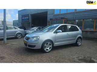 Volkswagen Polo 1.4-16V Optive 5 Deurs Nieuwe Apk