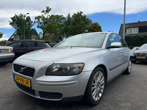 Volvo S40 1.8 Momentum 125pk Apk18/11/26,Airco,Cruise,Nap