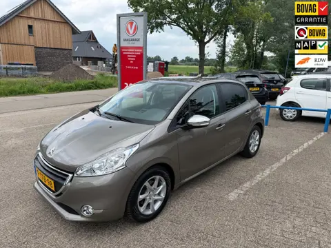 Peugeot 208 1.2 VTi Oxygo | Origineel Nederlands | Cruise Control | Afneembare trekhaak