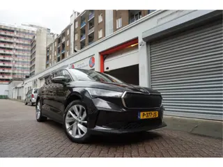 Škoda Enyaq iV 60 | NL Auto | 1ste eigenaar | Trekhaak | Adaptive+Lane | Sfeer | 20inch | Leer/ stof