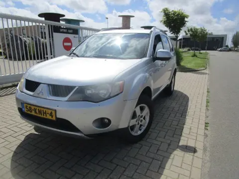 Mitsubishi Outlander 2.4 Inspire 2WD Special Edition, Export!