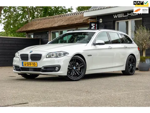 BMW 5-serie Touring 528i High Executive Panoramadak I Soft Close I Adaptive Cruise I Hifi I Head Up 