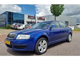 Skoda Superb 1.8 T Business Edition AUT PSENSOR TREKHAAK CRUISE 2 X SLEUTELS