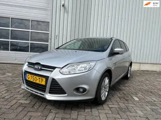 Ford Focus Wagon 1.0 EcoBoost Trend - Motor defect - Schade
