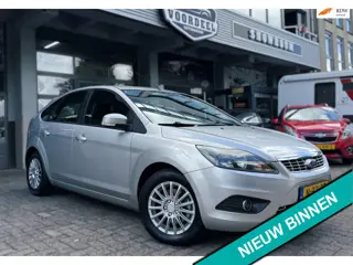 Ford Focus 1.6 Trend Keyless| NAVI | AIRCO | TREKHAAK | PDC | APK.