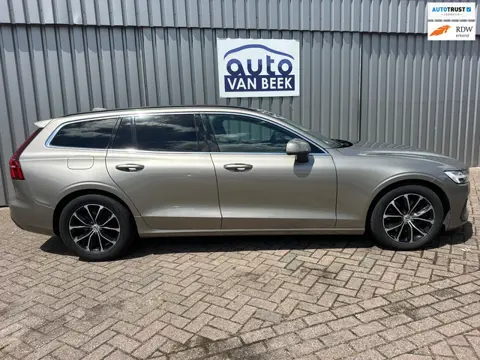 Volvo V60 2.0 B3 Momentum Business
