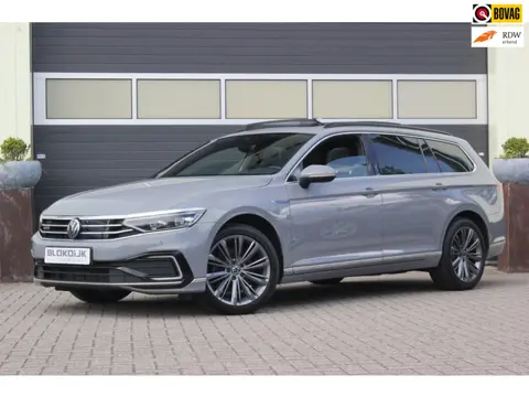 Volkswagen Passat Variant 1.4 TSI GTE Business | Trekhaak | Schuifdak |
