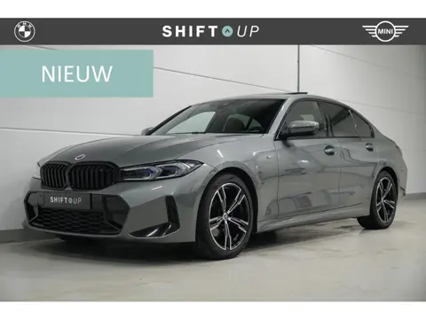 BMW 3-serie 320i M-Sport | Schuifdak | Head Up | Tartufo Leder | Carbon