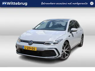 Volkswagen Golf 1.5 eTSI 150pk R-Line DSG Automaat / Navigatie / LED Matrix / Camera / LM 17 inch / 