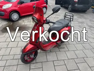 Vespa Snorscooter Sprint 4T (bj 2014, automaat)