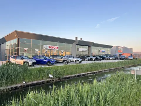 Toyota C-HR 1.8 Hybrid Premium (bj 2017, automaat)