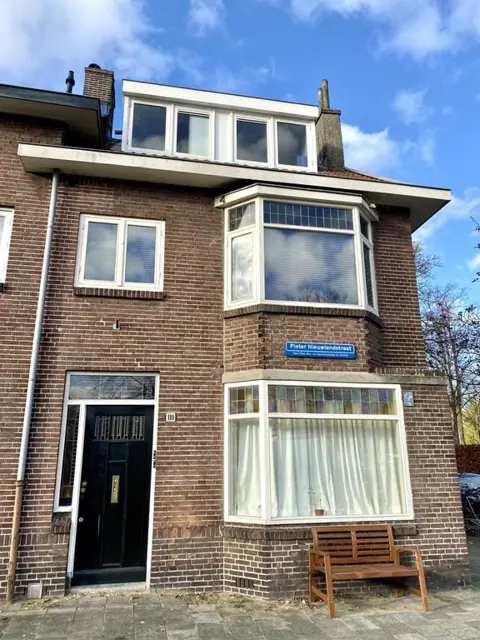 Woning aan de Pieter Nieuwlandstraat te Utrecht