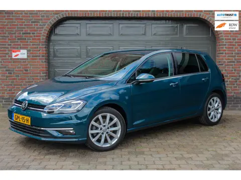 Volkswagen GOLF 1.4 TSI Highline Business R - ACC - trekhaak - stoelverwarming