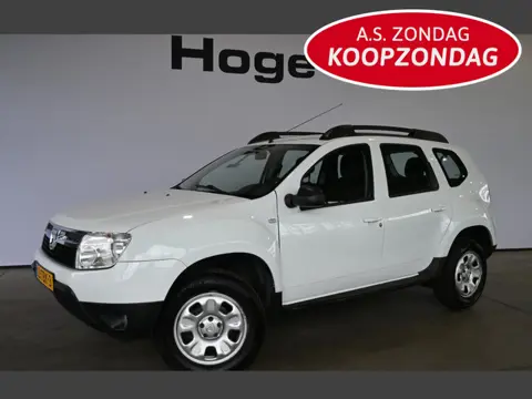 Dacia Duster 1.6 Lauréate 2wd NAP Airco Trekhaak Goed Onderhouden Inruil Mogelijk!