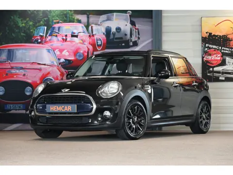 MINI 5-deurs 1.5 Cooper Pepper Business (bj 2017)