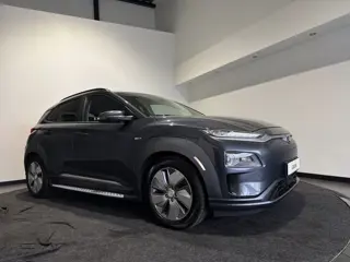 Hyundai KONA EV Premium 64 kWh | Voorstoelen verwarmd & gekoeld | Trekhaak | Warmtepomp | Soh (batte