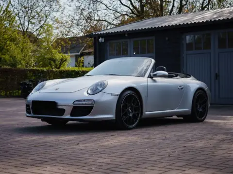 PORSCHE 997 Carrera 3.6L Cabrio - Artic Silver Metallic - 6 speed Manual 