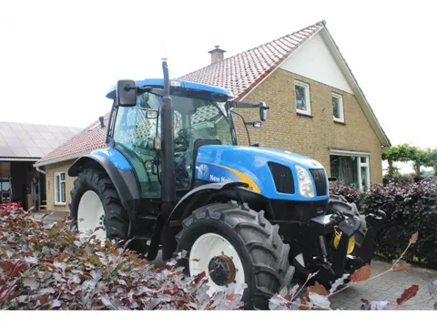New Holland TSA 125 front hef en front pto (bj 2005)