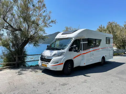 Sunlight T68 4 Persoons Bucket edition l Hefbed l Camera l Panoramadak l Schotel-TV l fietsndrager l