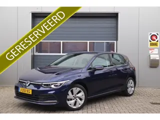 Volkswagen Golf 1.5 eTSI Style, Parkeerhulp, Massage, Cruise, Navi